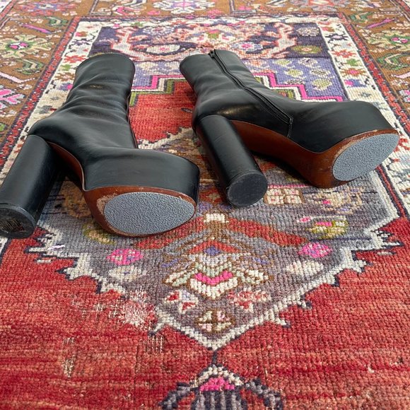 **SOLD ON MY WEBSITE **.    Vetements Platform Boots - Picture 7 of 7